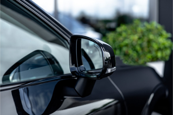 Volvo XC60 2.0 T6 Plug-in hybrid AWD Plus Dark - Panorama | H&K | Memory | 360 Camera