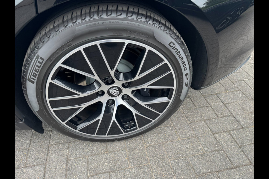 Porsche Taycan 79 kWh /Sportstoelen /Led /Pano /5 pers /BTW