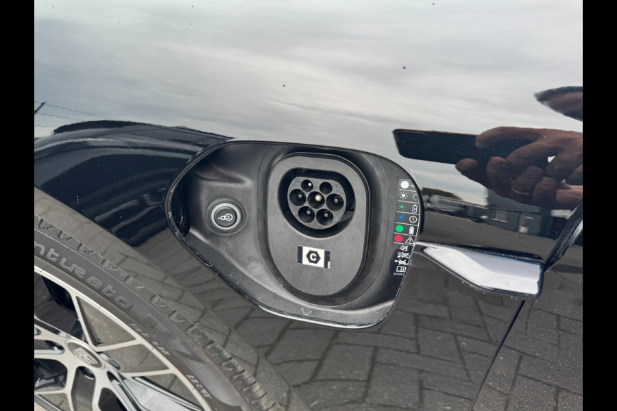 Porsche Taycan 79 kWh /Sportstoelen /Led /Pano /5 pers /BTW