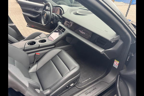 Porsche Taycan 79 kWh /Sportstoelen /Led /Pano /5 pers /BTW