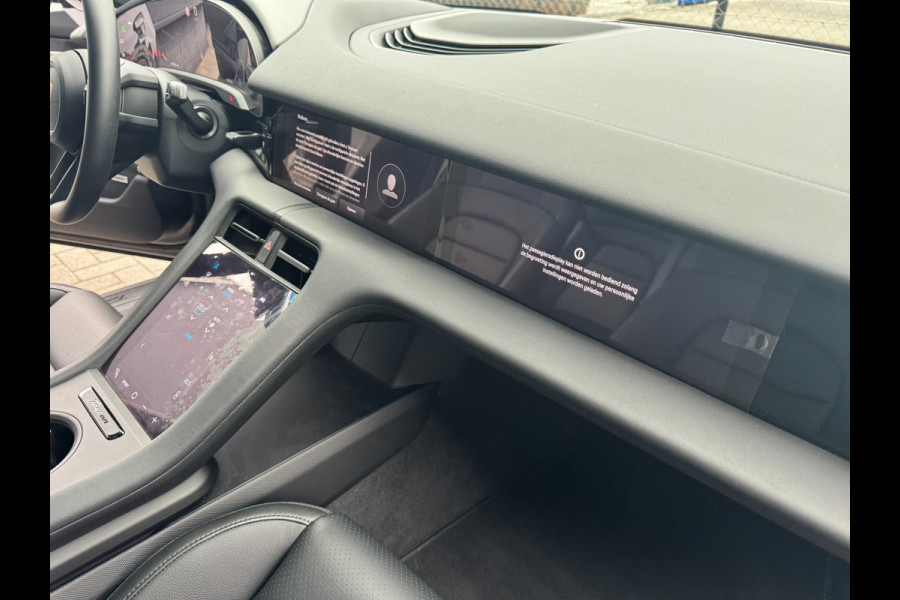 Porsche Taycan 79 kWh /Sportstoelen /Led /Pano /5 pers /BTW