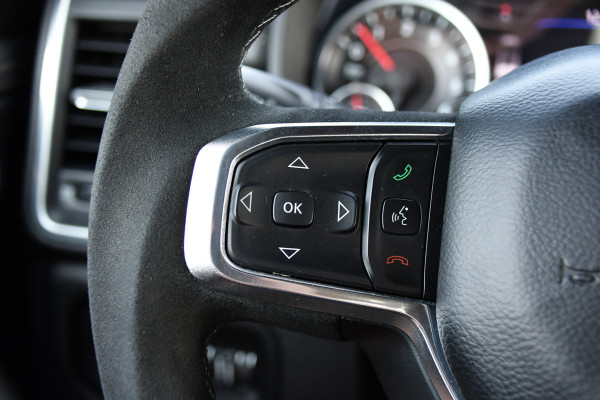 Dodge Ram 1500 5.7 V8 4x4 Crew Cab Laramie Full Options! 360 Camera, Pano, Adaptieve Cruise, LED, 402pk, Leder, Luchtvering, 3500kg Trekhaak, Stoel verkoeling/verwarming, Uniek!