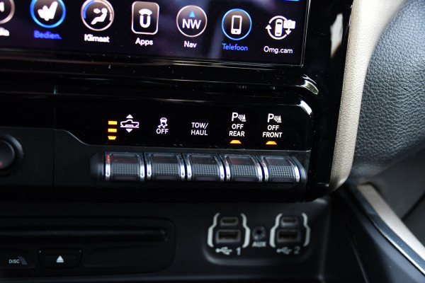 Dodge Ram 1500 5.7 V8 4x4 Crew Cab Laramie Full Options! 360 Camera, Pano, Adaptieve Cruise, LED, 402pk, Leder, Luchtvering, 3500kg Trekhaak, Stoel verkoeling/verwarming, Uniek!