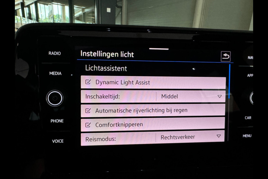 Volkswagen T-Roc 1.5 TSI Life Business Pano|Dodehoek|ACC|Memory|Keyless|Camera