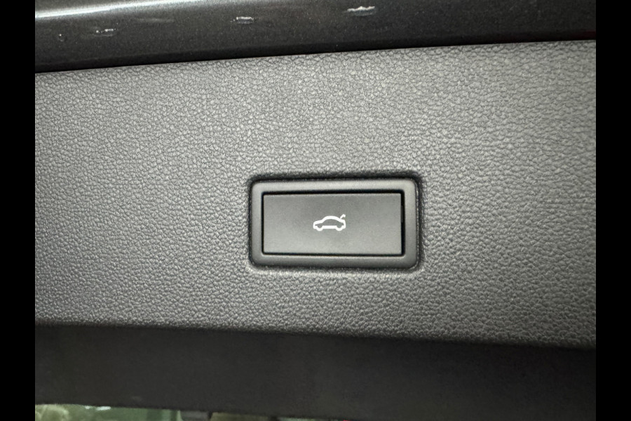 Volkswagen T-Roc 1.5 TSI Life Business Pano|Dodehoek|ACC|Memory|Keyless|Camera