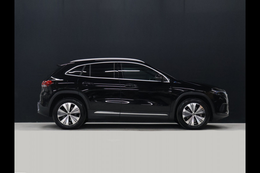Mercedes-Benz EQA 250 Business Solution Luxury 67 kWh [ADAPTIVE CRUISE, STOELVERWARMING, CAMERA, SFEERVERLICHTING, PDC V + A, CLIMATE, NAVIGATIE, DIGITAL DASH, ELEKTRISCHE ACHTERKLEP, KEYLESS START, DODEHOEKASSISTENT, LED]