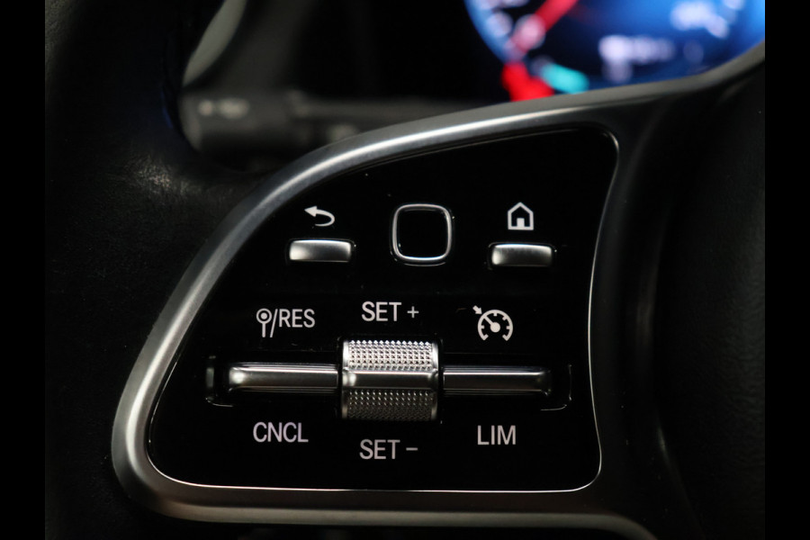 Mercedes-Benz EQA 250 Business Solution Luxury 67 kWh [ADAPTIVE CRUISE, STOELVERWARMING, CAMERA, SFEERVERLICHTING, PDC V + A, CLIMATE, NAVIGATIE, DIGITAL DASH, ELEKTRISCHE ACHTERKLEP, KEYLESS START, DODEHOEKASSISTENT, LED]