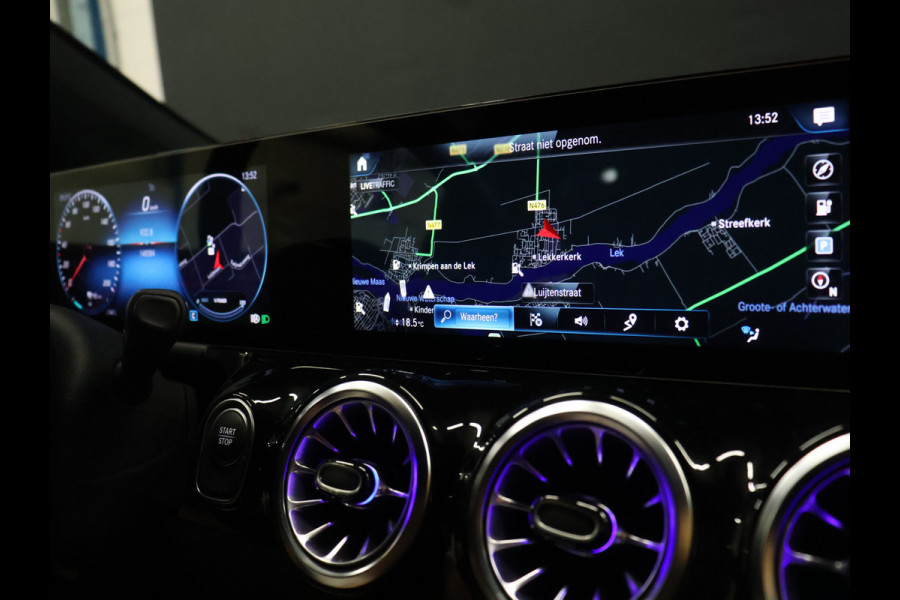 Mercedes-Benz EQA 250 Business Solution Luxury 67 kWh [ADAPTIVE CRUISE, STOELVERWARMING, CAMERA, SFEERVERLICHTING, PDC V + A, CLIMATE, NAVIGATIE, DIGITAL DASH, ELEKTRISCHE ACHTERKLEP, KEYLESS START, DODEHOEKASSISTENT, LED]