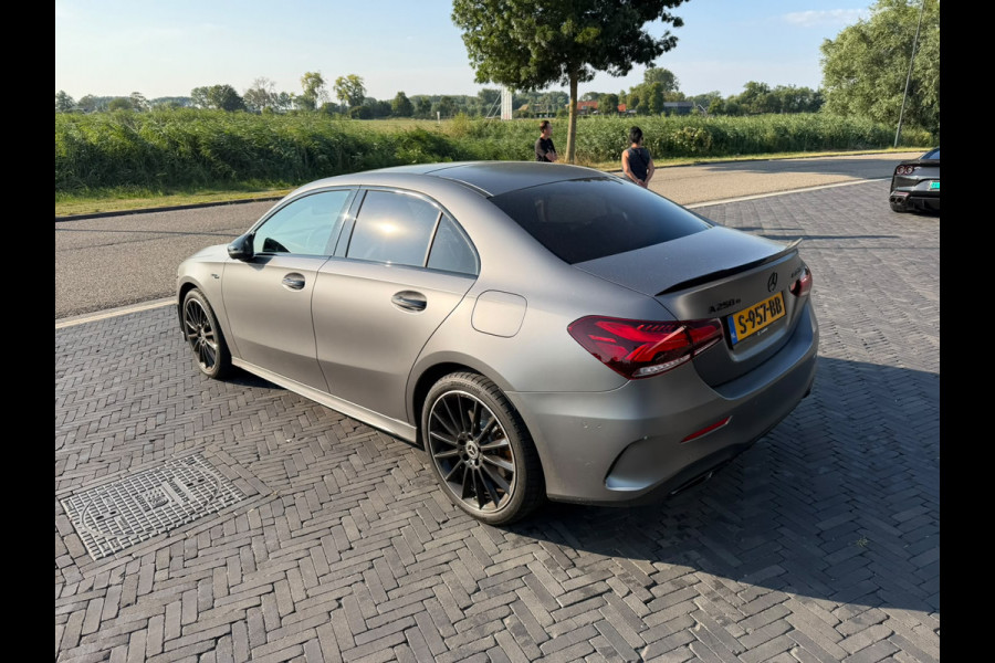 Mercedes-Benz A-Klasse 250 e AMG Limousine MANUFAKTUR|ACC|Night|Keyless-go|Premium Plus|HUD|MULTIBEAM|360°|Advanced sound|19" AMG