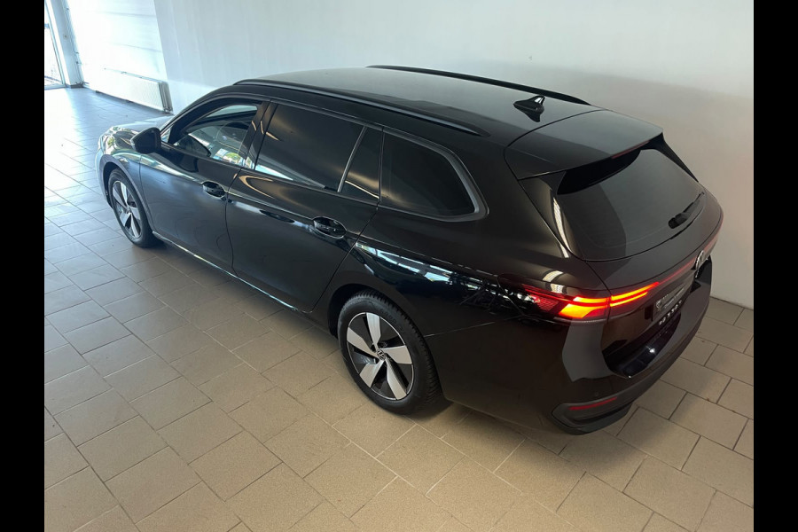 Volkswagen Passat Variant 1.5 eTSI AIRCO NAVI CRUISE BLUETOOT APP CONNECT STOELVERW GROOT SCHERM 17 INCH ZEER NETTE AUTO