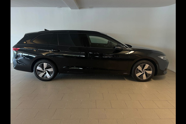 Volkswagen Passat Variant 1.5 eTSI AIRCO NAVI CRUISE BLUETOOT APP CONNECT STOELVERW GROOT SCHERM 17 INCH ZEER NETTE AUTO