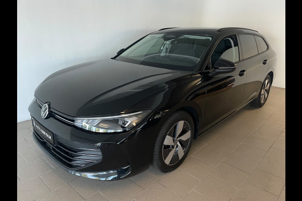 Volkswagen Passat Variant 1.5 eTSI AIRCO NAVI CRUISE BLUETOOT APP CONNECT STOELVERW GROOT SCHERM 17 INCH ZEER NETTE AUTO
