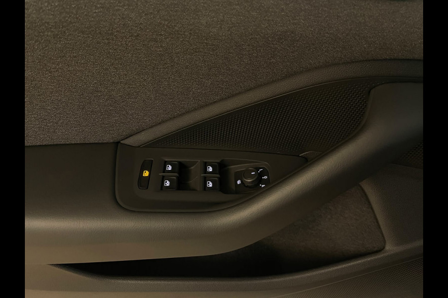 Volkswagen Passat Variant 1.5 eTSI AIRCO NAVI CRUISE BLUETOOT APP CONNECT STOELVERW GROOT SCHERM 17 INCH ZEER NETTE AUTO