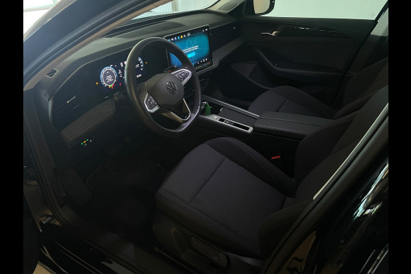 Volkswagen Passat Variant 1.5 eTSI AIRCO NAVI CRUISE BLUETOOT APP CONNECT STOELVERW GROOT SCHERM 17 INCH ZEER NETTE AUTO