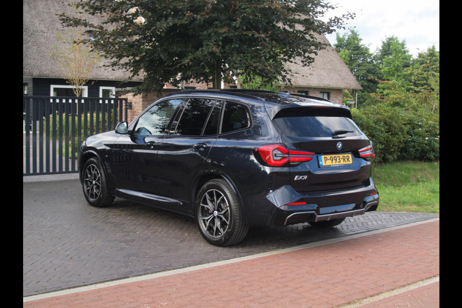 BMW iX3 Executive 80 kWh | Facelift Model | Shadow Line | Panoramadak | Camera | Sfeerverlichting | NL-Auto |