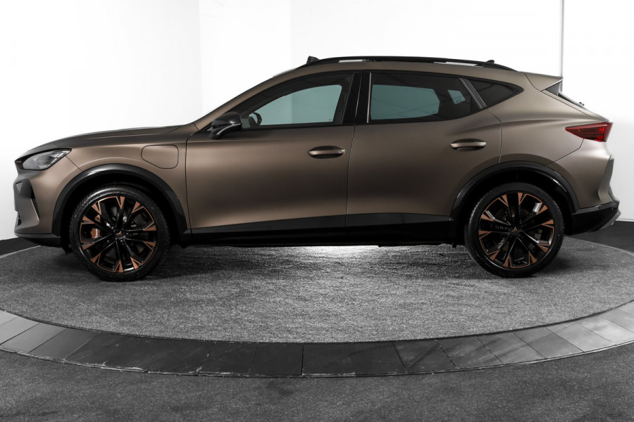 CUPRA Formentor 1.5 TSI e-Hybrid 272 PK VZ Extreme | Bronze Matt | S/K-Panodak | Sennheiser | Elek. stoelen | Matrix LED | Adapt. Cruise | Stoel-+stuurverw. | Camera | NAV+App. Connect | Elek. Klep | LM 19" | 5253