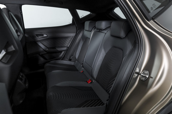 CUPRA Formentor 1.5 TSI e-Hybrid 272 PK VZ Extreme | Bronze Matt | S/K-Panodak | Sennheiser | Elek. stoelen | Matrix LED | Adapt. Cruise | Stoel-+stuurverw. | Camera | NAV+App. Connect | Elek. Klep | LM 19" | 5253