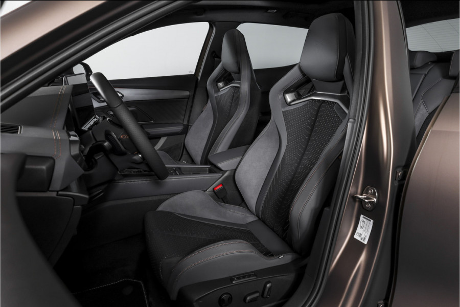 CUPRA Formentor 1.5 TSI e-Hybrid 272 PK VZ Extreme | Bronze Matt | S/K-Panodak | Sennheiser | Elek. stoelen | Matrix LED | Adapt. Cruise | Stoel-+stuurverw. | Camera | NAV+App. Connect | Elek. Klep | LM 19" | 5253