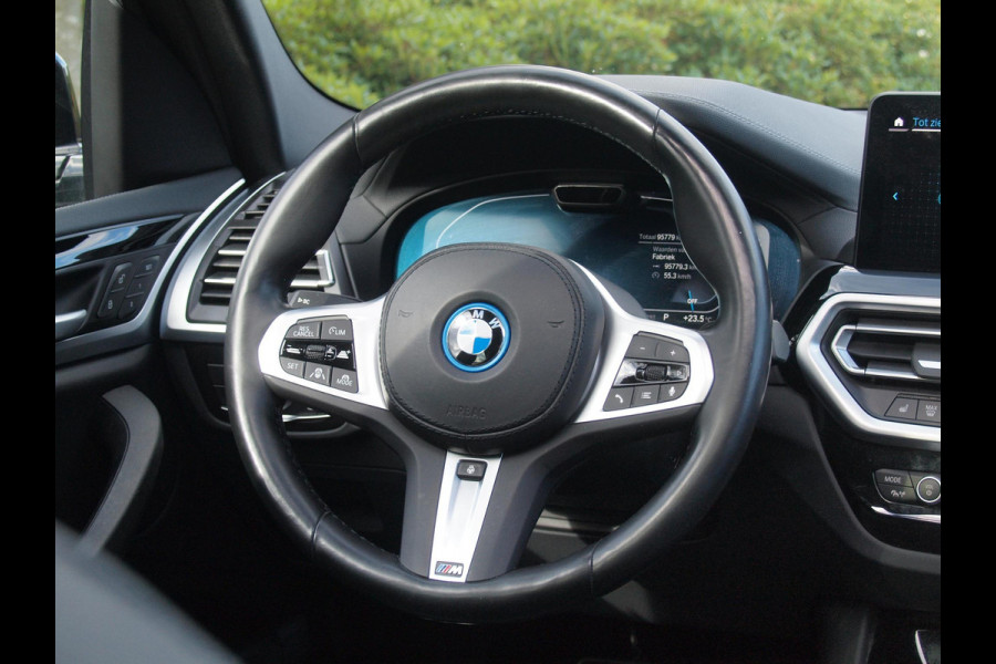 BMW iX3 Executive 80 kWh | Facelift Model | Shadow Line | Panoramadak | Camera | Sfeerverlichting | NL-Auto |