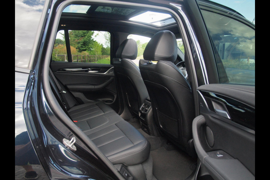 BMW iX3 Executive 80 kWh | Facelift Model | Shadow Line | Panoramadak | Camera | Sfeerverlichting | NL-Auto |