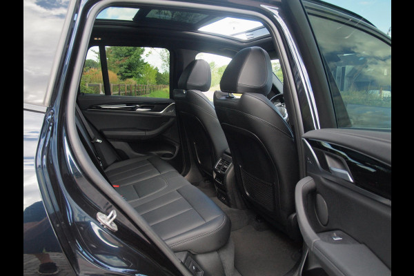 BMW iX3 Executive 80 kWh | Facelift Model | Shadow Line | Panoramadak | Camera | Sfeerverlichting | NL-Auto |