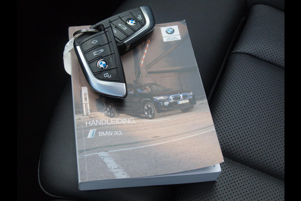 BMW iX3 Executive 80 kWh | Facelift Model | Shadow Line | Panoramadak | Camera | Sfeerverlichting | NL-Auto |