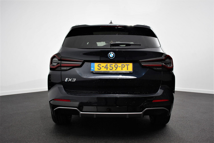 BMW iX3 Executive M-Sport 80 kWh Leder Panoramisch Schuif-Kantel dak Camera Elektrisch bedienbare achterklep Climate control