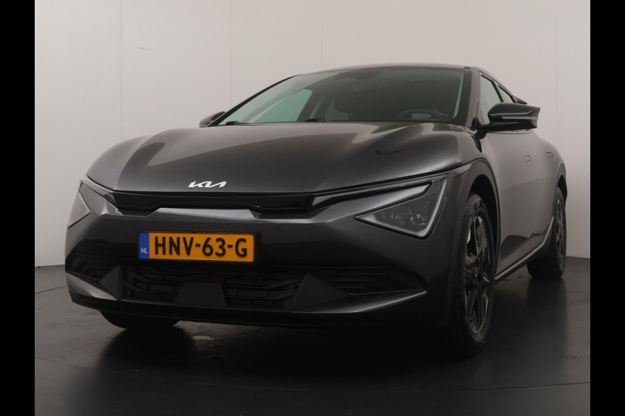 Kia Ev6 Air 84 kWh - Stoel-/stuurverwarming - Cruise Control Adaptief - Climate Control - CarPlay - Fabrieksgarantie tot 05-2033