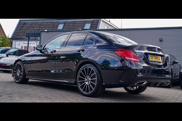 Mercedes-Benz C-Klasse 180 Sport Edition Premium Plus | Dubbele Panorama | AMG Pakket | Stoelverwarming | Xenon / LED | Sfeerverli