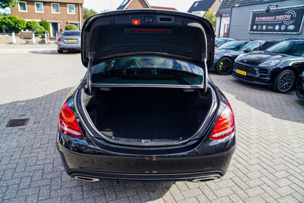 Mercedes-Benz C-Klasse 180 Sport Edition Premium Plus | Dubbele Panorama | AMG Pakket | Stoelverwarming | Xenon / LED | Sfeerverli