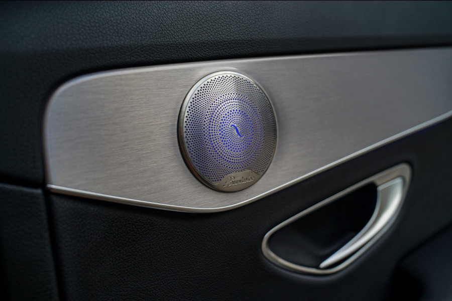Mercedes-Benz C-Klasse 180 Sport Edition Premium Plus | Dubbele Panorama | AMG Pakket | Stoelverwarming | Xenon / LED | Sfeerverli