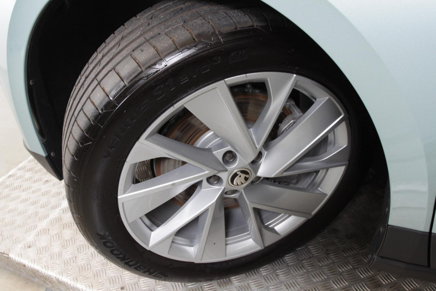 Škoda ENYAQ iV 80 204 pk | Navigatie | Parkeersensoren | Achteruitrijcamera | Matrix LED koplampen | Keyless | Elektr. achterklep | Adaptieve cruise control |