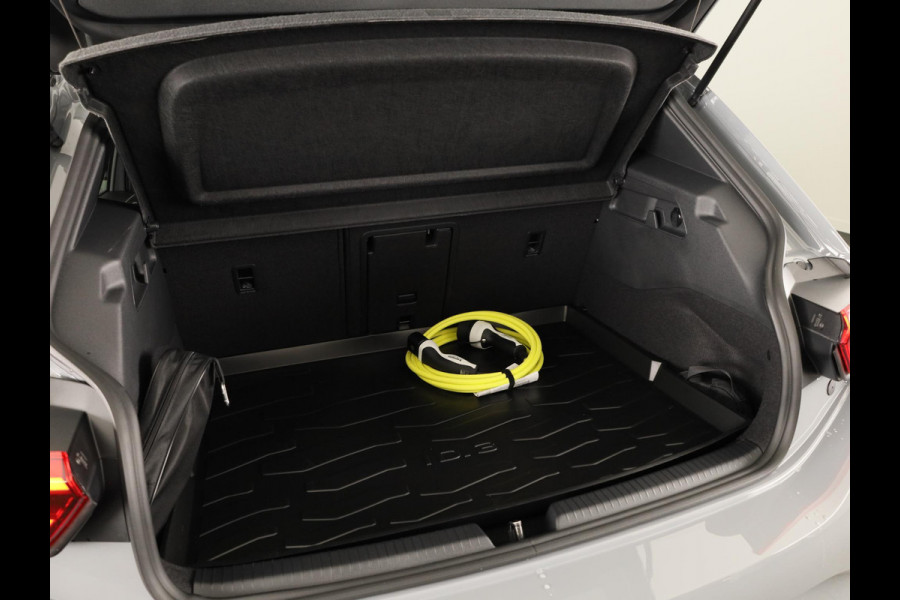 Volkswagen ID.3 Life 61 kWh accu 140 kW / 190 PK Hatchback Elektri Achteruitrijcamera | Carplay