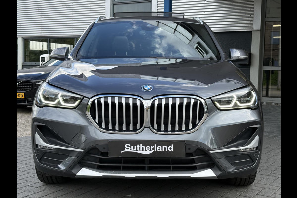 BMW X1 xDrive25e xLine | VOL! | Panoramadak | Harman Kardon | Adaptive Cruise | Keyless | Stoel & Stuurverwarming | Camera | 19 inch velgen | Elektrische achterklep | M stuurwiel |