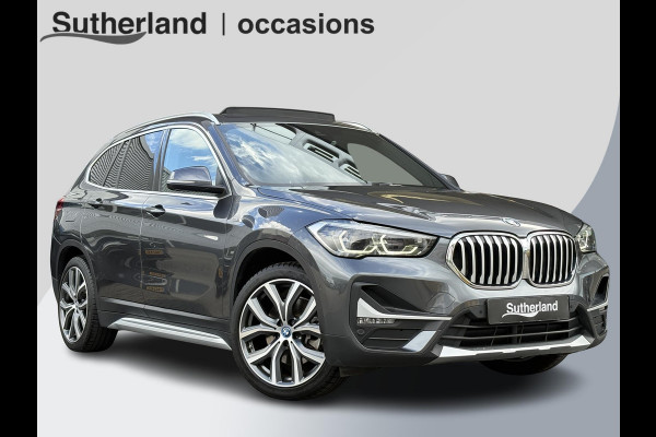 BMW X1 xDrive25e xLine | VOL! | Panoramadak | Harman Kardon | Adaptive Cruise | Keyless | Stoel & Stuurverwarming | Camera | 19 inch velgen | Elektrische achterklep | M stuurwiel |