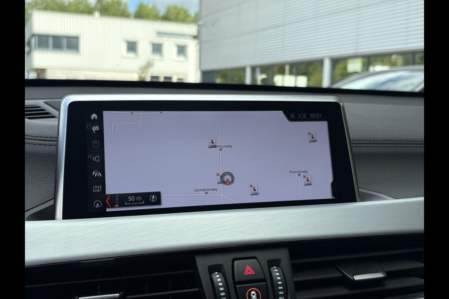 BMW X1 xDrive25e xLine | VOL! | Panoramadak | Harman Kardon | Adaptive Cruise | Keyless | Stoel & Stuurverwarming | Camera | 19 inch velgen | Elektrische achterklep | M stuurwiel |