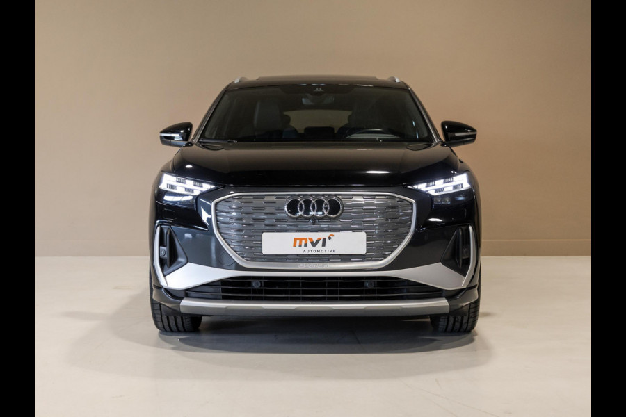 Audi Q4 e-tron 40 Launch edition S Competition 77 kWh 204pk / SoH 92,1 / Panorama dak / Sonos / Dodehoekdetectie / Trekhaak / Stoelverwarming / Apple carplay /