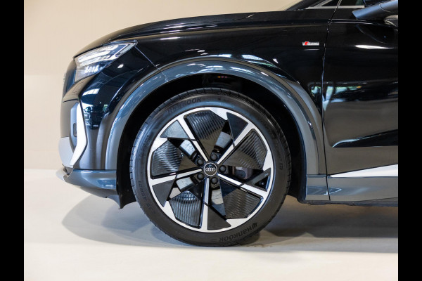 Audi Q4 e-tron 40 Launch edition S Competition 77 kWh 204pk / SoH 92,1 / Panorama dak / Sonos / Dodehoekdetectie / Trekhaak / Stoelverwarming / Apple carplay /