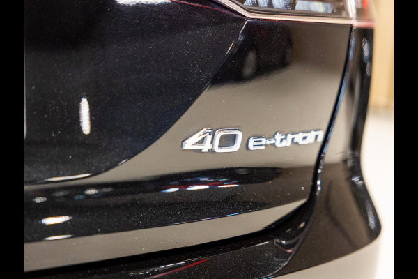 Audi Q4 e-tron 40 Launch edition S Competition 77 kWh 204pk / SoH 92,1 / Panorama dak / Sonos / Dodehoekdetectie / Trekhaak / Stoelverwarming / Apple carplay /