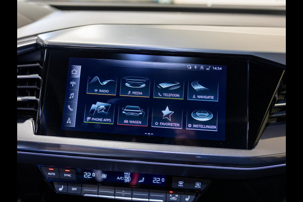 Audi Q4 e-tron 40 Launch edition S Competition 77 kWh 204pk / SoH 92,1 / Panorama dak / Sonos / Dodehoekdetectie / Trekhaak / Stoelverwarming / Apple carplay /