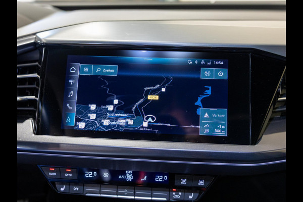 Audi Q4 e-tron 40 Launch edition S Competition 77 kWh 204pk / SoH 92,1 / Panorama dak / Sonos / Dodehoekdetectie / Trekhaak / Stoelverwarming / Apple carplay /
