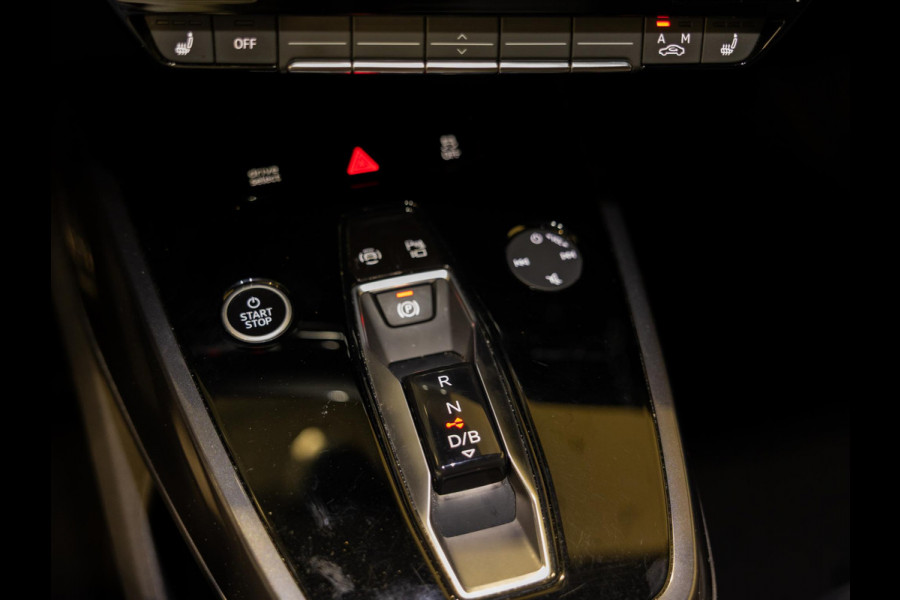 Audi Q4 e-tron 40 Launch edition S Competition 77 kWh 204pk / SoH 92,1 / Panorama dak / Sonos / Dodehoekdetectie / Trekhaak / Stoelverwarming / Apple carplay /