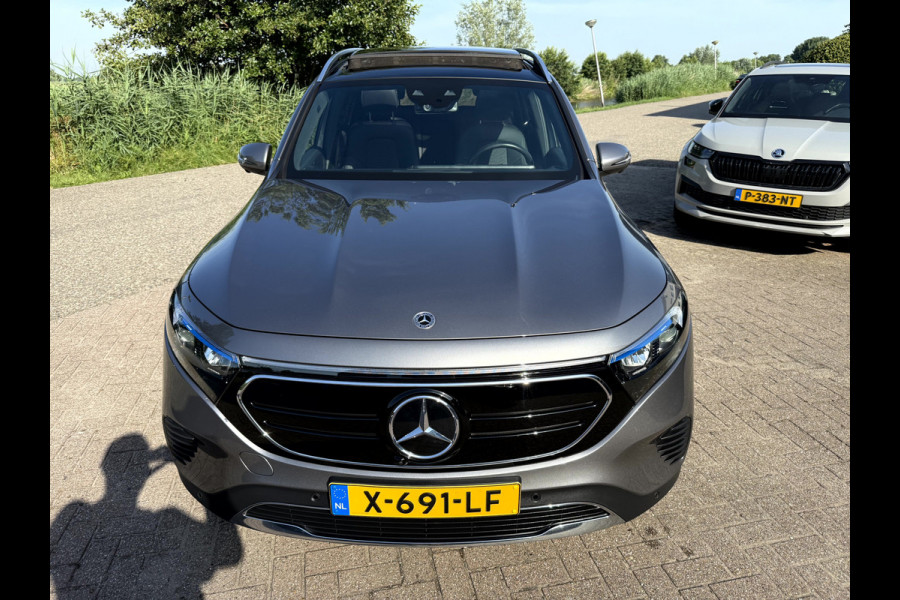 Mercedes-Benz EQB 250+ Business Edit,71 kWh SOH 95.2%, Panormadak, 360 camera, App Connect