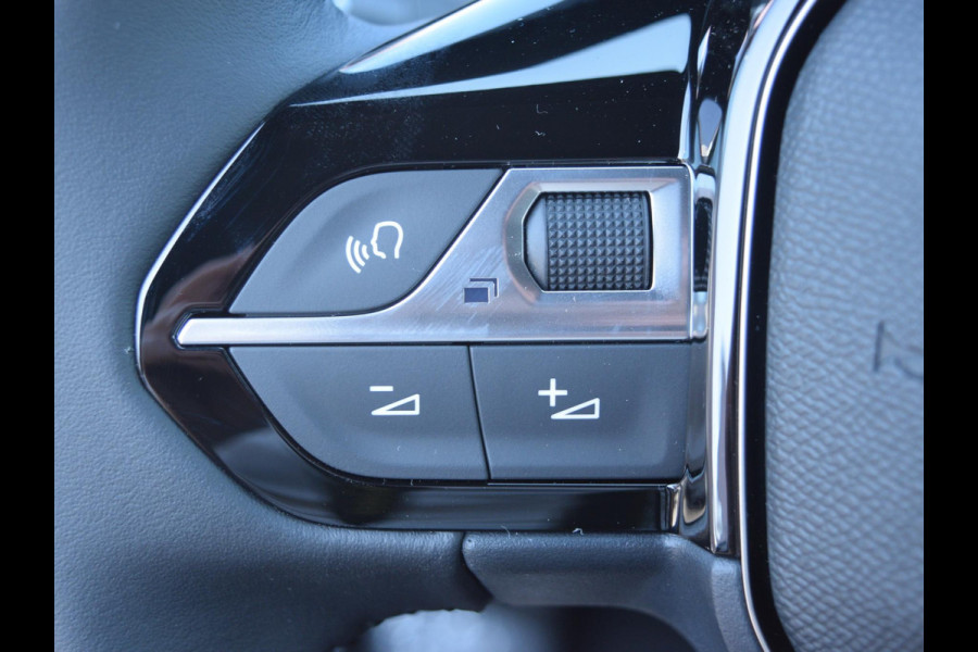 Peugeot 2008 1.2 Hybrid 145 Allure l  Adaptive cruise control l Navigatie l 360 camera