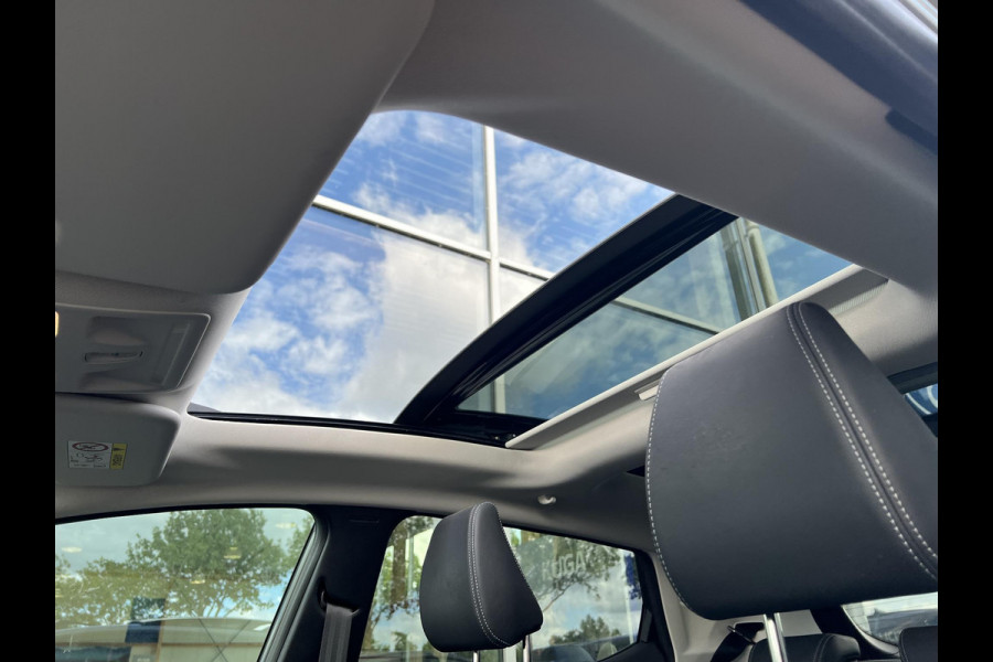 Ford Fiesta Vignale 1.0 EcoBoost 140pk | Panoramadak | Winter Pack | Adaptive cruise control | Led koplampen | Leder | Dodehoek herkenning |