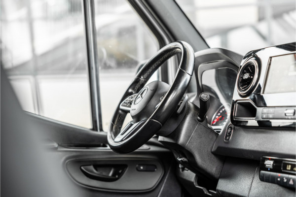 Mercedes-Benz Sprinter 317 1.9 CDI | ACC | LED Koplampen | Camera | Sortimo inrichting | Navigatie | CarPlay | Stoelverwarming | MBUX | Climate control | Stoel/Stoel | Dealer onderhouden | Nieuwe APK