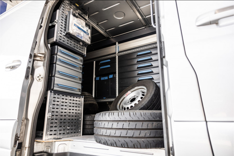 Mercedes-Benz Sprinter 317 1.9 CDI | ACC | LED Koplampen | Camera | Sortimo inrichting | Navigatie | CarPlay | Stoelverwarming | MBUX | Climate control | Stoel/Stoel | Dealer onderhouden | Nieuwe APK