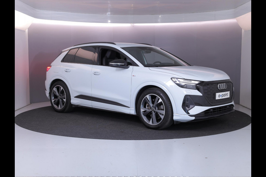 Audi Q4 e-tron 50 quattro Launch edition S Competition 77 kWh 299 pk | Navigatie | Warmtepomp | Trekhaak (wegklapbaar) | Parkeersensoren | Achteruitrijcamera | Elektr. voorstoelen | S-Line |