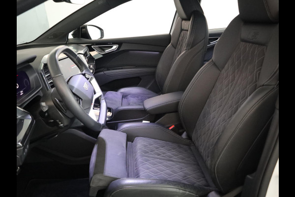 Audi Q4 e-tron 50 quattro Launch edition S Competition 77 kWh 299 pk | Navigatie | Warmtepomp | Trekhaak (wegklapbaar) | Parkeersensoren | Achteruitrijcamera | Elektr. voorstoelen | S-Line |