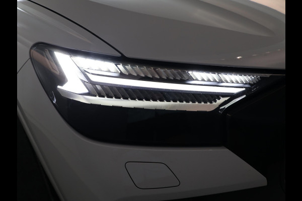Audi Q4 e-tron 50 quattro Launch edition S Competition 77 kWh 299 pk | Navigatie | Warmtepomp | Trekhaak (wegklapbaar) | Parkeersensoren | Achteruitrijcamera | Elektr. voorstoelen | S-Line |
